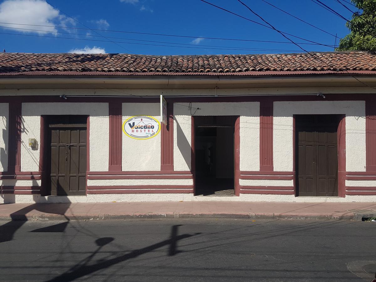 Volcano Hostel Leon Exterior photo