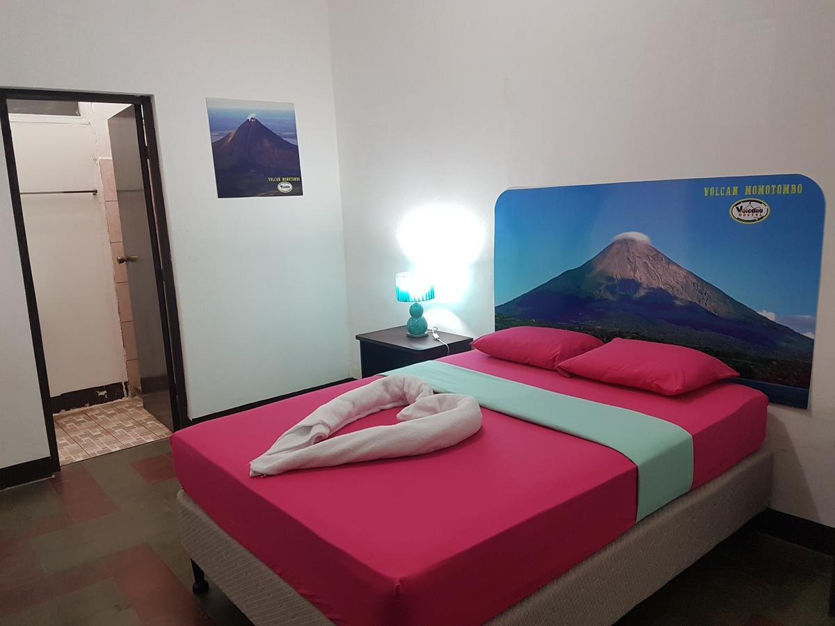 Volcano Hostel Leon Exterior photo